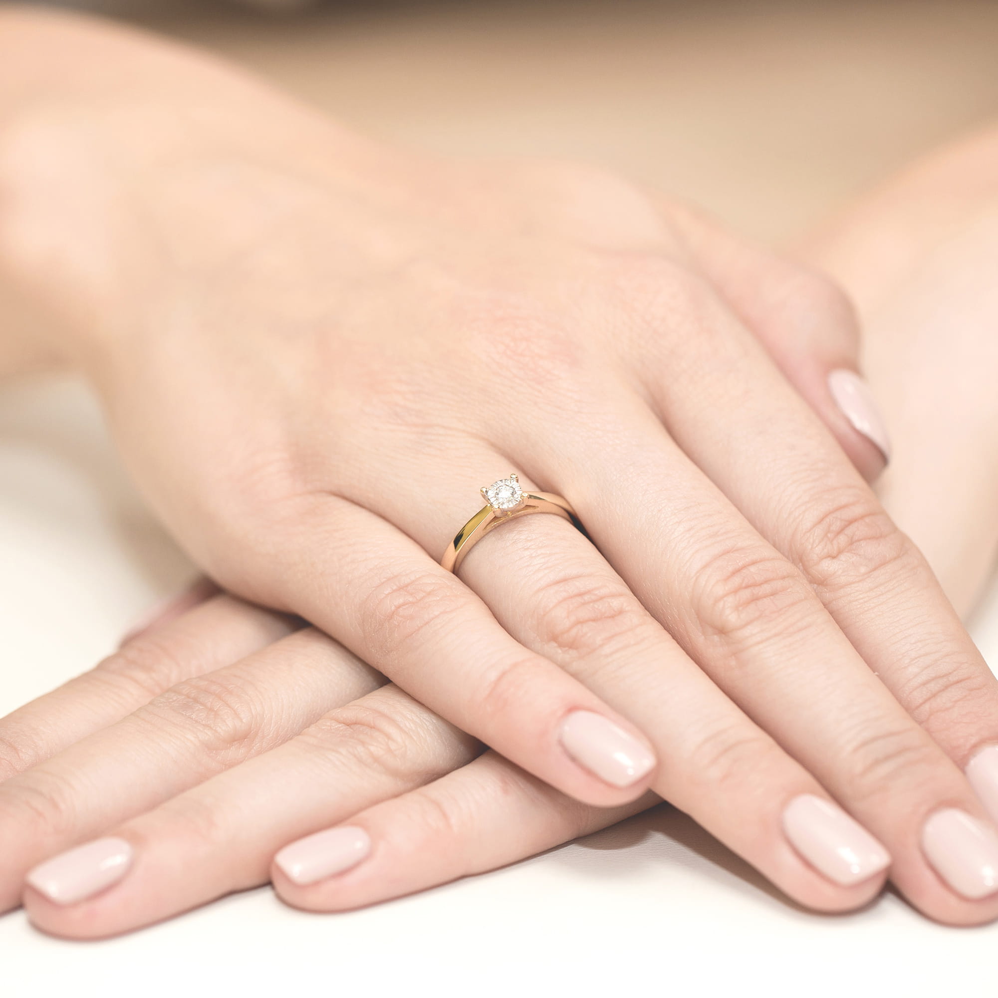 Pierścionek Diament 0,08ct żółte złoto - obrazek 4