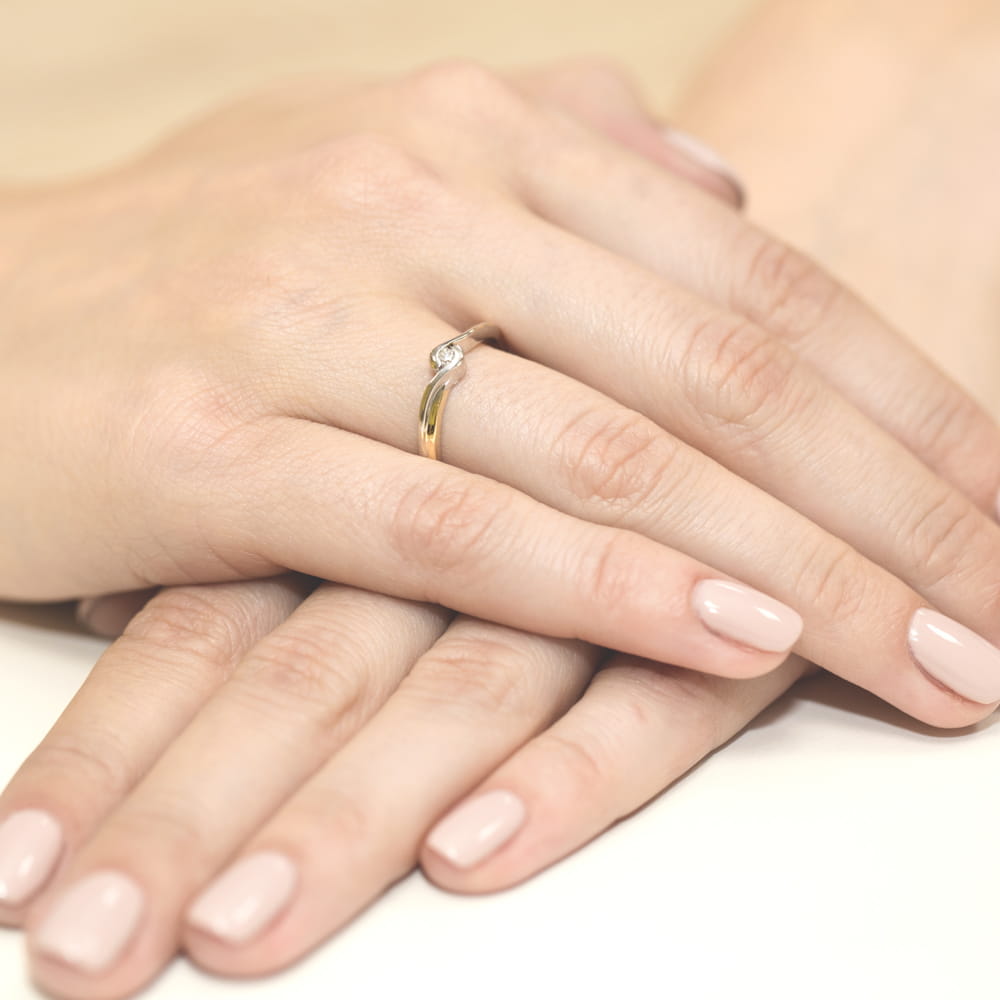Pierścionek Diament 0,05ct żółte złoto - obrazek 4
