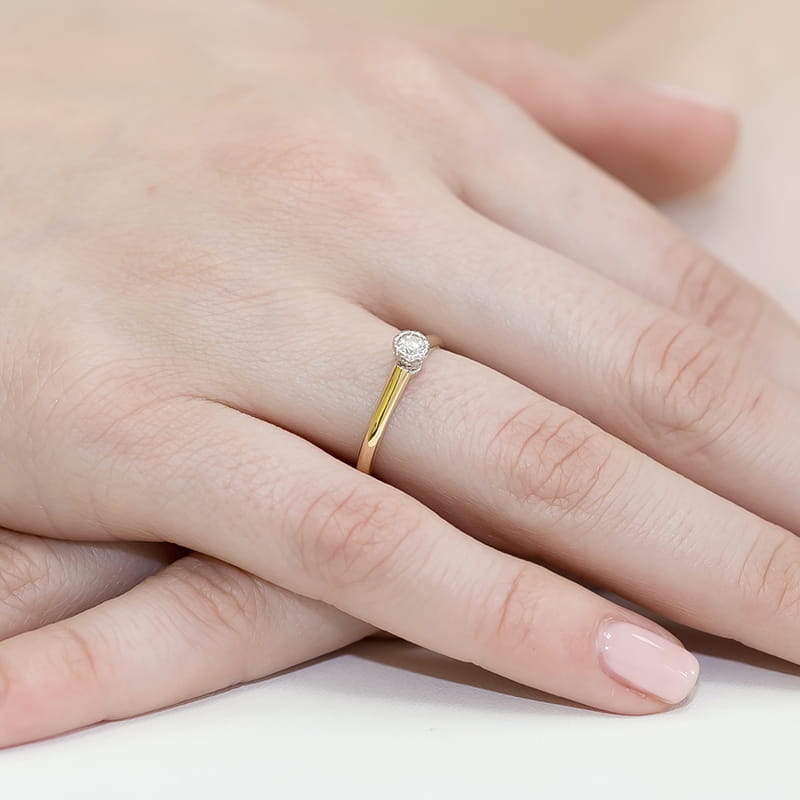 Pierścionek Diament 0,13ct żółte złoto 375 - obrazek 4