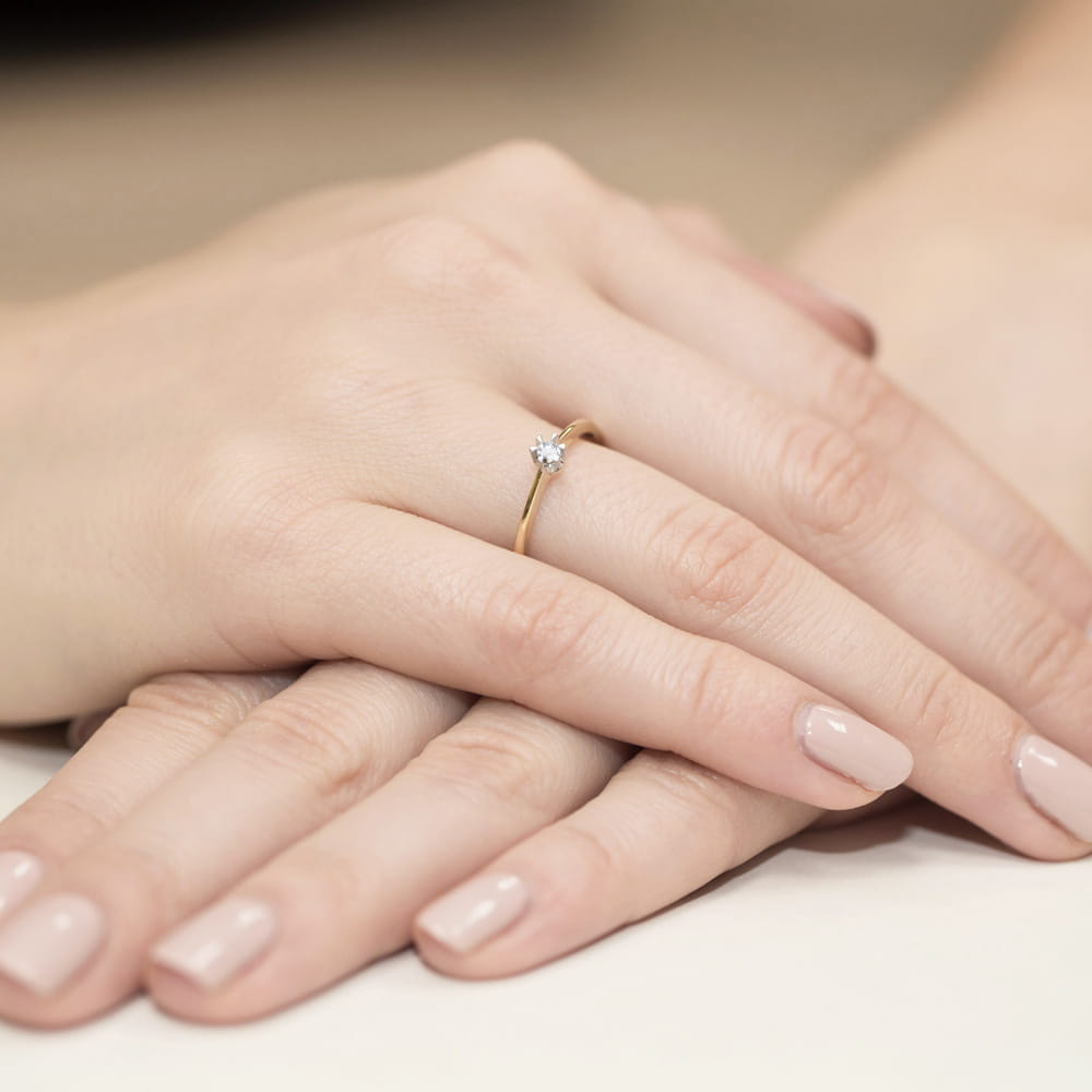 Pierścionek Diament 0,04ct Żółte złoto 375 - obrazek 4
