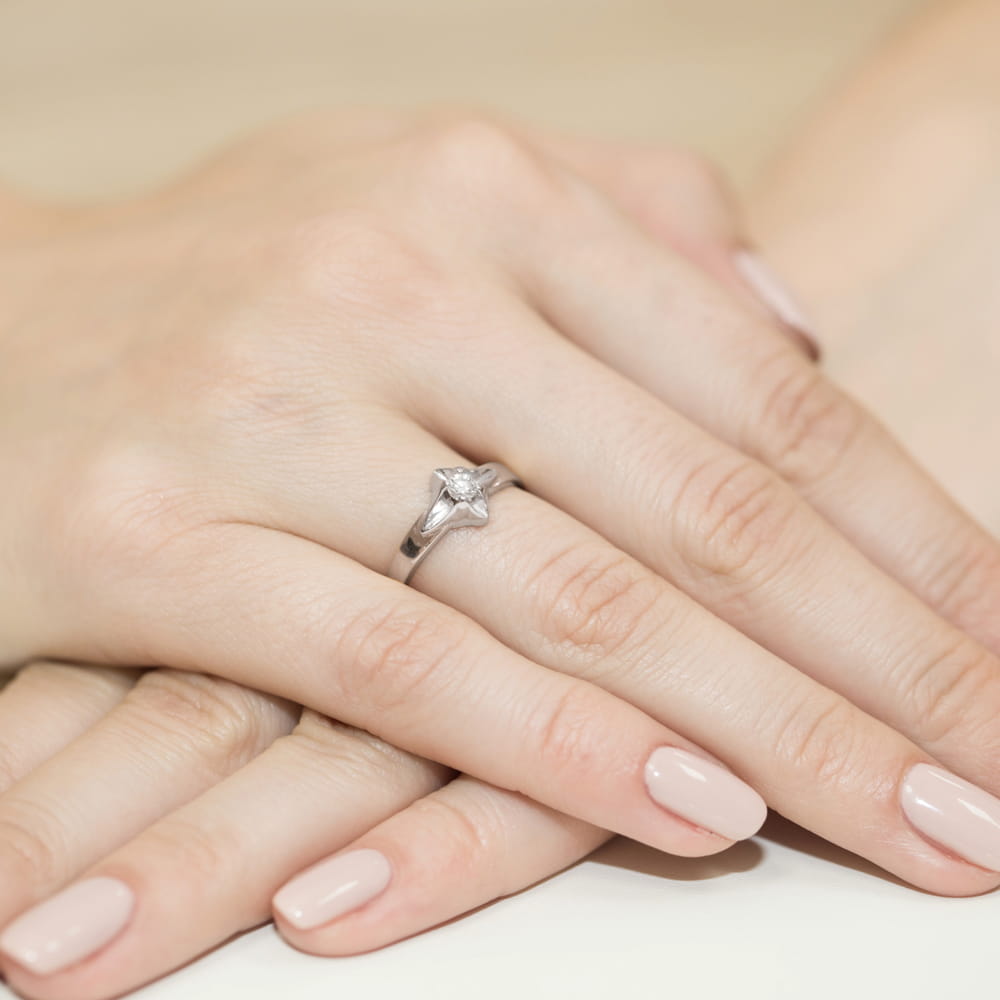Pierścionek Diament 0,12ct Białe złoto 375 - obrazek 4