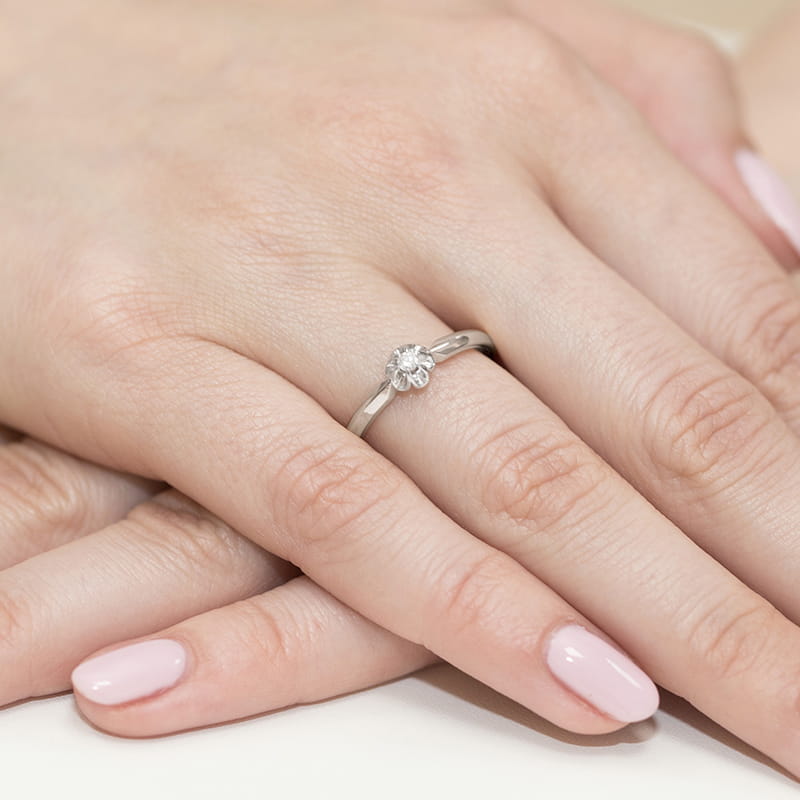 Pierścionek Diament 0,04ct białe złoto - obrazek 4