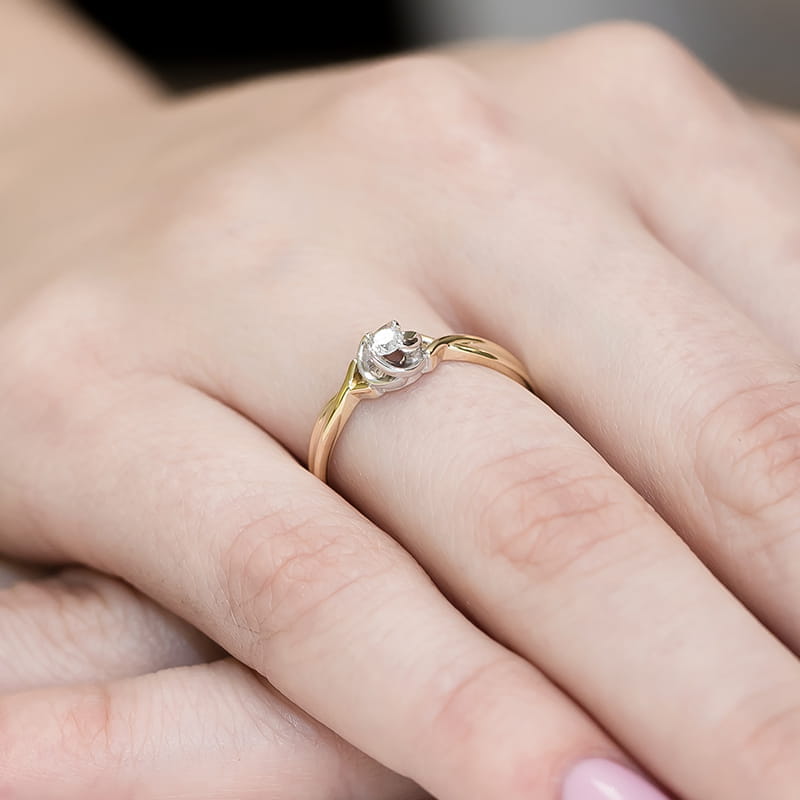 Pierścionek Diament 0,10ct żółte złoto - obrazek 4