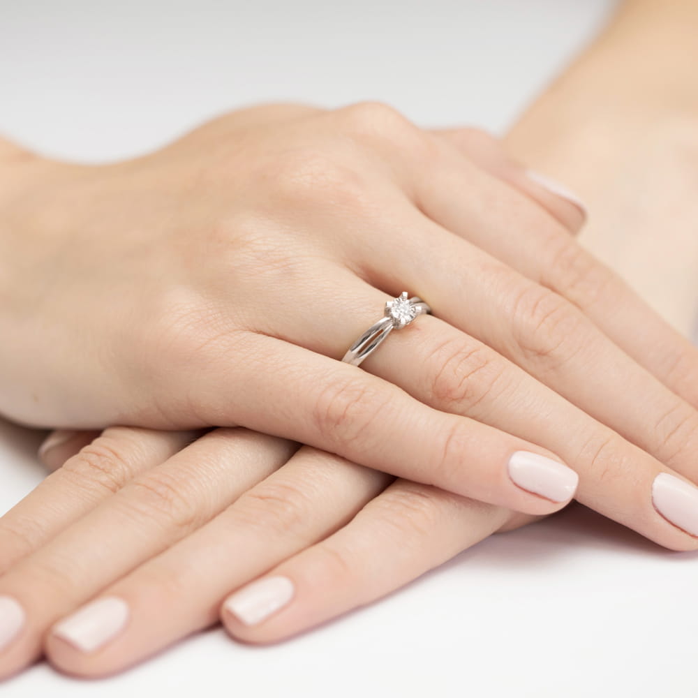 Pierścionek Diament 0,08ct białe złoto - obrazek 4