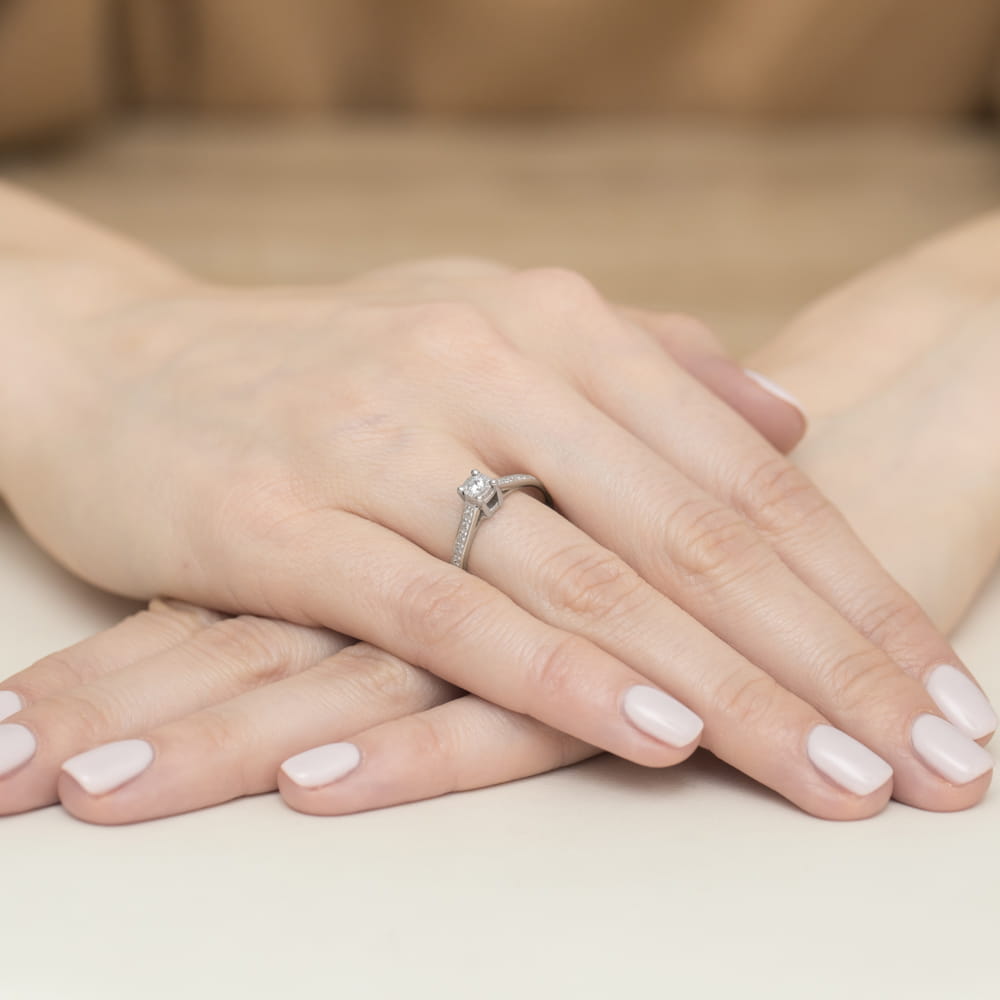 Pierścionek Diament 0,08ct białe złoto - obrazek 4
